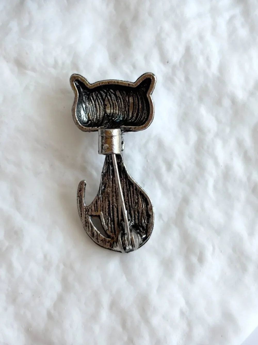 Cat | Kitty | Kitten Silver Toned Textured 3D Faux Black Onyx Brooch Pin